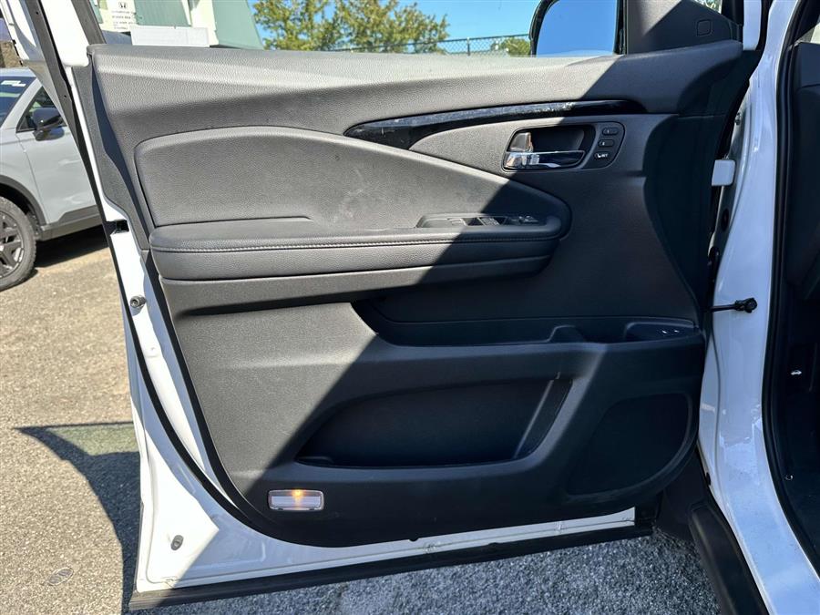 2022 Honda Pilot Touring, available for sale in Patchogue, New York | Baron Supercenter. Patchogue, New York 2022 Honda Pilot Touring, available for sale in Patchogue, New York | Baron Supercenter. Patchogue, New York