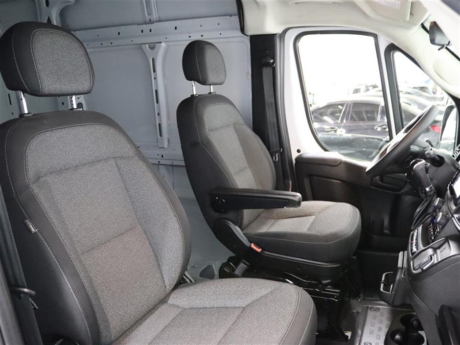 2023 Ram 2500 photo 7