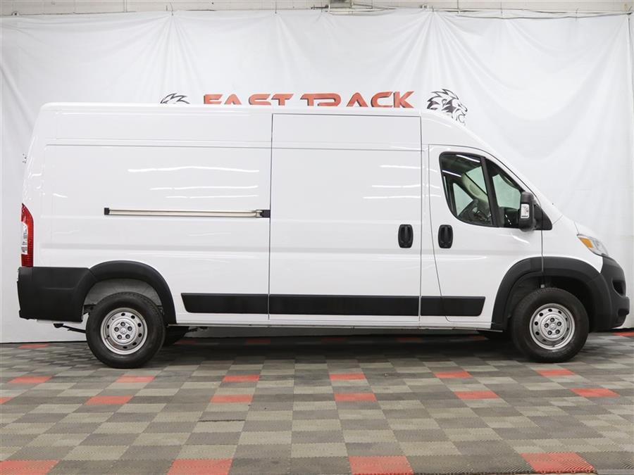 2023 Ram 2500 photo 3