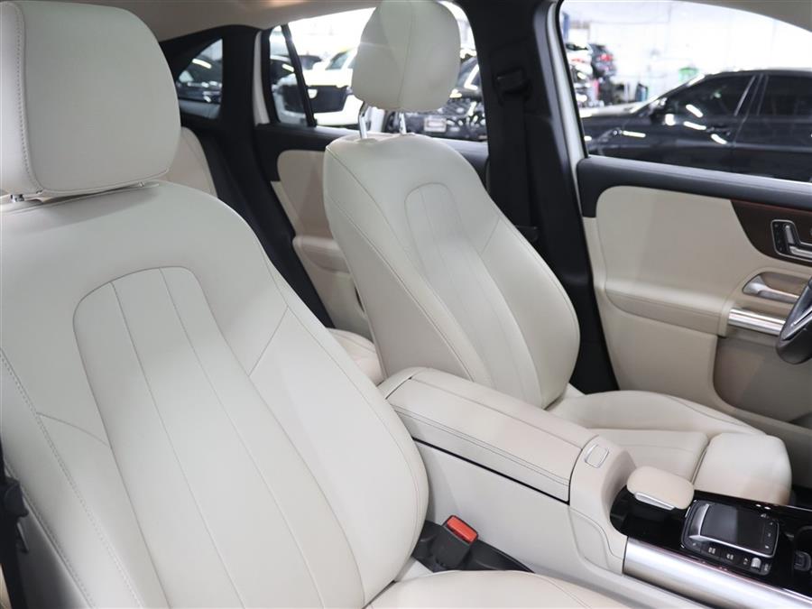2022 Mercedes Benz GLA 250 4MATIC photo 11