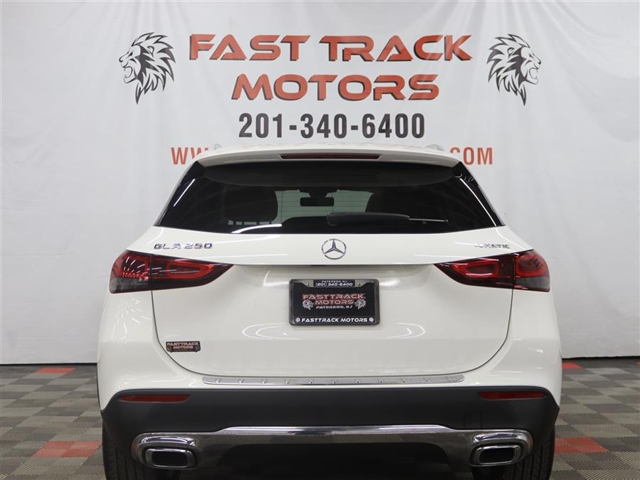2022 Mercedes Benz GLA 250 4MATIC photo 4