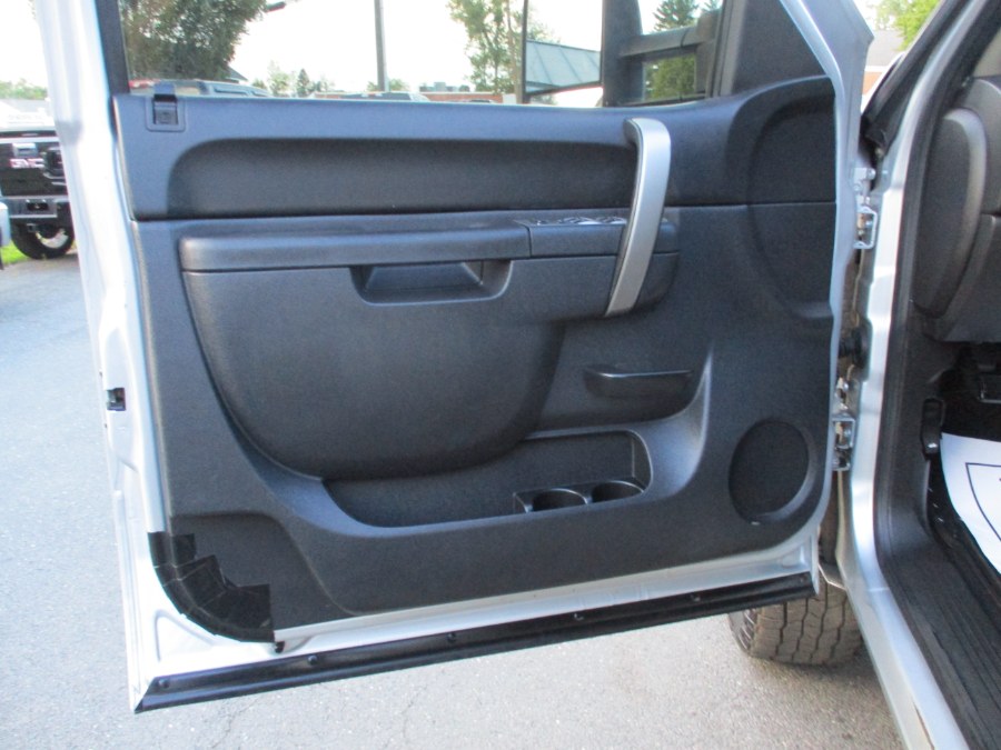 2013 GMC Sierra 2500HD 4WD Crew Cab 153.7" SLE, available for sale in Suffield, Connecticut | Suffield Auto LLC. Suffield, Connecticut 2013 GMC Sierra 2500HD 4WD Crew Cab 153.7" SLE, available for sale in Suffield, Connecticut | Suffield Auto LLC. Suffield, Connecticut