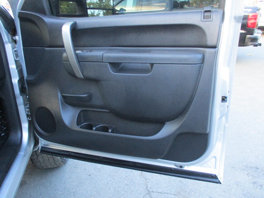 2013 GMC Sierra 2500HD 4WD Crew Cab 153.7" SLE, available for sale in Suffield, Connecticut | Suffield Auto LLC. Suffield, Connecticut 2013 GMC Sierra 2500HD 4WD Crew Cab 153.7" SLE, available for sale in Suffield, Connecticut | Suffield Auto LLC. Suffield, Connecticut