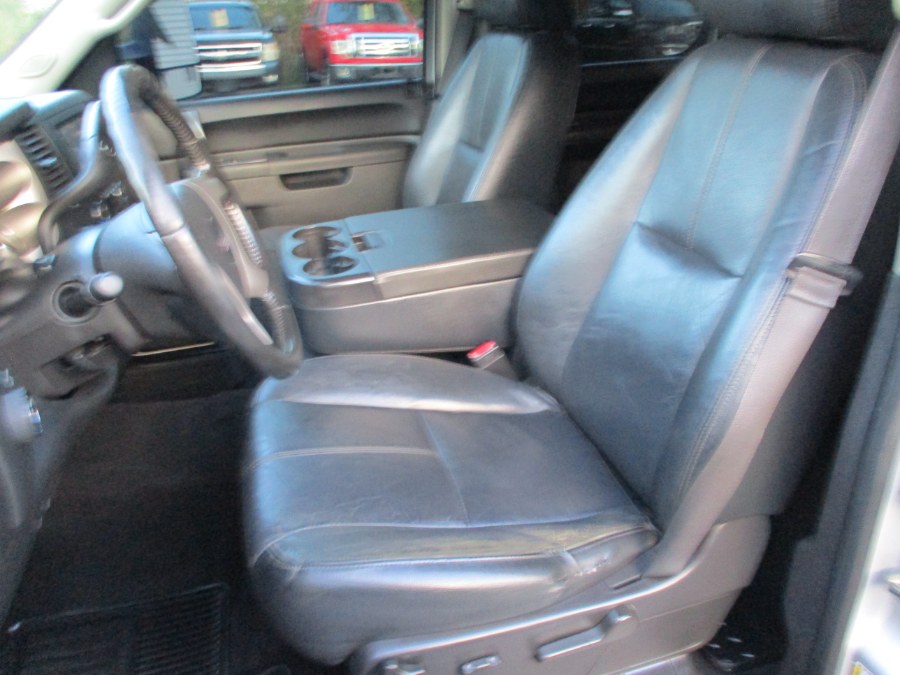 2013 GMC Sierra 2500HD 4WD Crew Cab 153.7" SLE, available for sale in Suffield, Connecticut | Suffield Auto LLC. Suffield, Connecticut 2013 GMC Sierra 2500HD 4WD Crew Cab 153.7" SLE, available for sale in Suffield, Connecticut | Suffield Auto LLC. Suffield, Connecticut