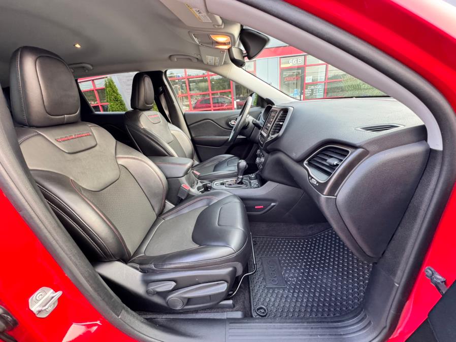 2019 Jeep Cherokee Trailhawk 4x4, available for sale in Canton , Connecticut | Bach Motor Cars. Canton , Connecticut 2019 Jeep Cherokee Trailhawk 4x4, available for sale in Canton , Connecticut | Bach Motor Cars. Canton , Connecticut