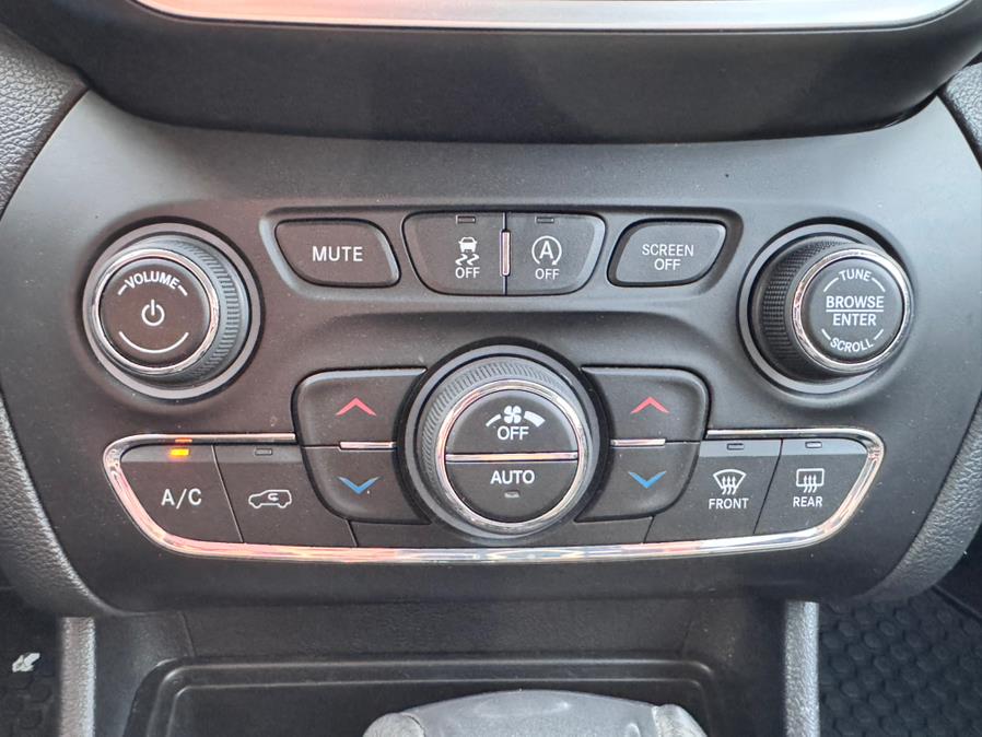 2019 Jeep Cherokee Trailhawk 4x4, available for sale in Canton , Connecticut | Bach Motor Cars. Canton , Connecticut 2019 Jeep Cherokee Trailhawk 4x4, available for sale in Canton , Connecticut | Bach Motor Cars. Canton , Connecticut