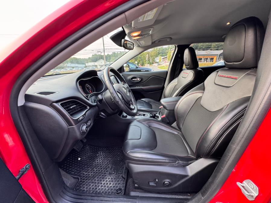 2019 Jeep Cherokee Trailhawk 4x4, available for sale in Canton , Connecticut | Bach Motor Cars. Canton , Connecticut 2019 Jeep Cherokee Trailhawk 4x4, available for sale in Canton , Connecticut | Bach Motor Cars. Canton , Connecticut