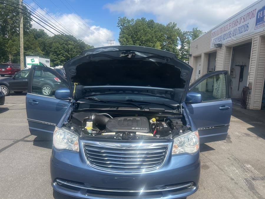 2011 Chrysler Town & Country 4dr Wgn Touring, available for sale in South Windsor , Connecticut | Ful-line Auto LLC. South Windsor , Connecticut 2011 Chrysler Town & Country 4dr Wgn Touring, available for sale in South Windsor , Connecticut | Ful-line Auto LLC. South Windsor , Connecticut