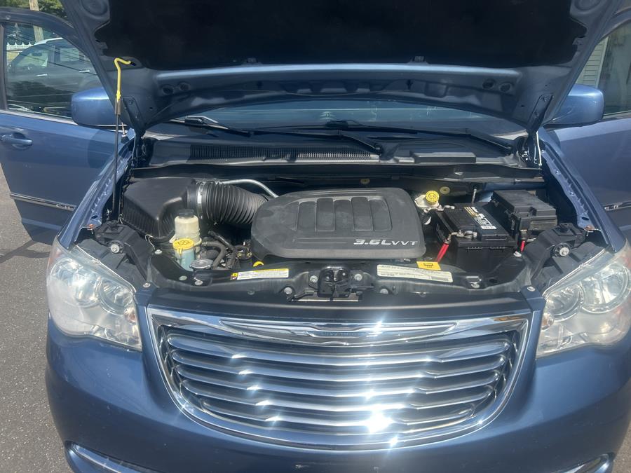 2011 Chrysler Town & Country 4dr Wgn Touring, available for sale in South Windsor , Connecticut | Ful-line Auto LLC. South Windsor , Connecticut 2011 Chrysler Town & Country 4dr Wgn Touring, available for sale in South Windsor , Connecticut | Ful-line Auto LLC. South Windsor , Connecticut