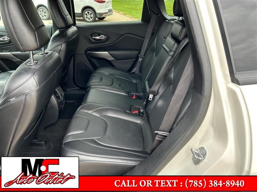 2019 Jeep Cherokee High Altitude 4x4, available for sale in Colby, Kansas | M C Auto Outlet Inc. Colby, Kansas 2019 Jeep Cherokee High Altitude 4x4, available for sale in Colby, Kansas | M C Auto Outlet Inc. Colby, Kansas
