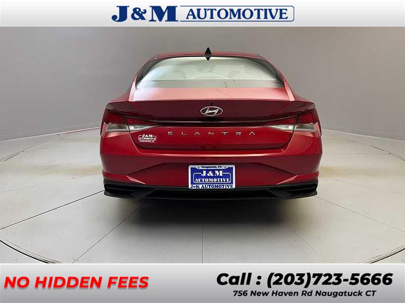 2023 Hyundai Elantra SEL photo 4