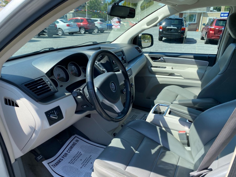 2009 Volkswagen Routan 4dr Wgn SEL, available for sale in Bethlehem, Pennsylvania | Best Auto Deals LLC. Bethlehem, Pennsylvania 2009 Volkswagen Routan 4dr Wgn SEL, available for sale in Bethlehem, Pennsylvania | Best Auto Deals LLC. Bethlehem, Pennsylvania