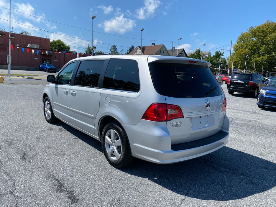 2009 Volkswagen Routan 4dr Wgn SEL, available for sale in Bethlehem, Pennsylvania | Best Auto Deals LLC. Bethlehem, Pennsylvania 2009 Volkswagen Routan 4dr Wgn SEL, available for sale in Bethlehem, Pennsylvania | Best Auto Deals LLC. Bethlehem, Pennsylvania