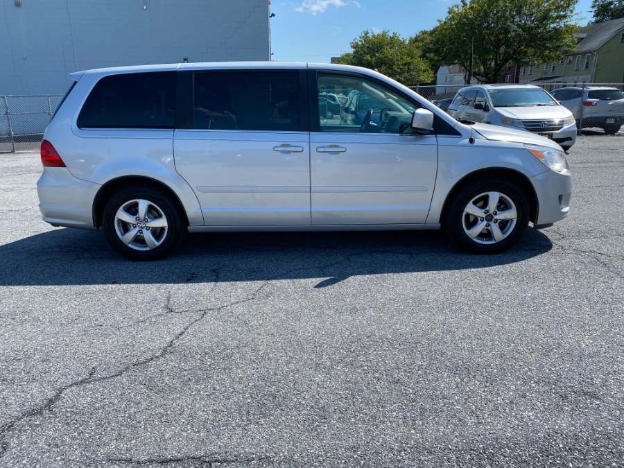 2009 Volkswagen Routan 4dr Wgn SEL, available for sale in Bethlehem, Pennsylvania | Best Auto Deals LLC. Bethlehem, Pennsylvania 2009 Volkswagen Routan 4dr Wgn SEL, available for sale in Bethlehem, Pennsylvania | Best Auto Deals LLC. Bethlehem, Pennsylvania