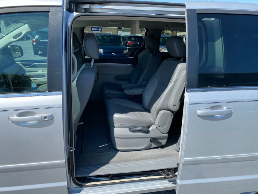 2009 Volkswagen Routan 4dr Wgn SEL, available for sale in Bethlehem, Pennsylvania | Best Auto Deals LLC. Bethlehem, Pennsylvania 2009 Volkswagen Routan 4dr Wgn SEL, available for sale in Bethlehem, Pennsylvania | Best Auto Deals LLC. Bethlehem, Pennsylvania