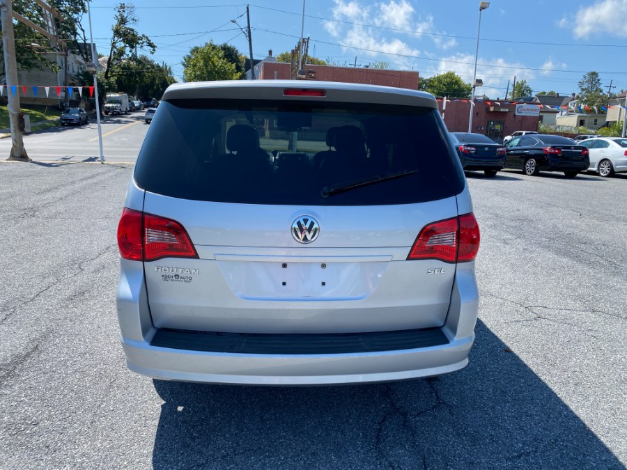 2009 Volkswagen Routan 4dr Wgn SEL, available for sale in Bethlehem, Pennsylvania | Best Auto Deals LLC. Bethlehem, Pennsylvania 2009 Volkswagen Routan 4dr Wgn SEL, available for sale in Bethlehem, Pennsylvania | Best Auto Deals LLC. Bethlehem, Pennsylvania