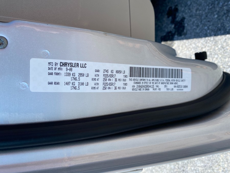 2009 Volkswagen Routan 4dr Wgn SEL, available for sale in Bethlehem, Pennsylvania | Best Auto Deals LLC. Bethlehem, Pennsylvania 2009 Volkswagen Routan 4dr Wgn SEL, available for sale in Bethlehem, Pennsylvania | Best Auto Deals LLC. Bethlehem, Pennsylvania