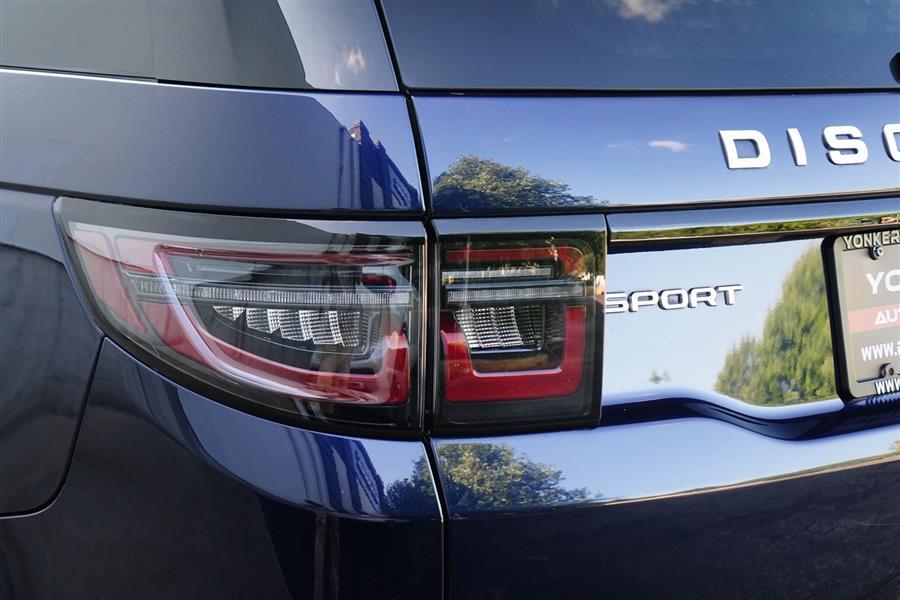 2022 Land Rover Discovery Sport S photo 11