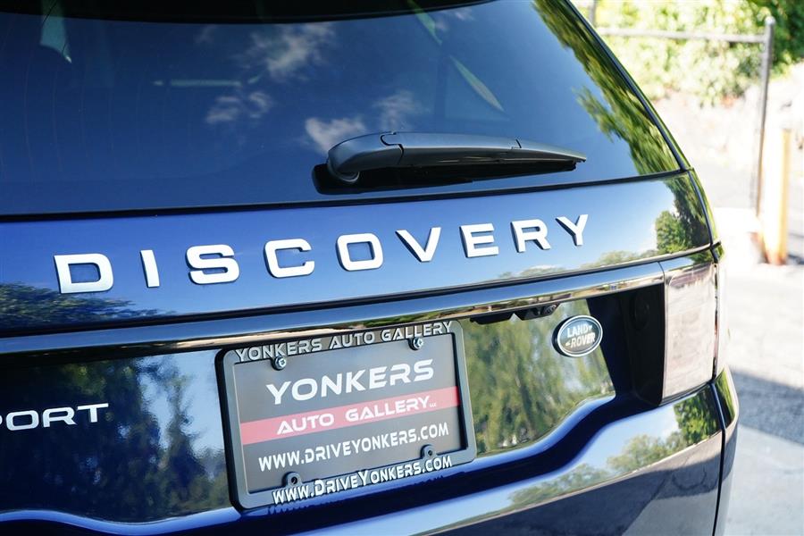 2022 Land Rover Discovery Sport S photo 12