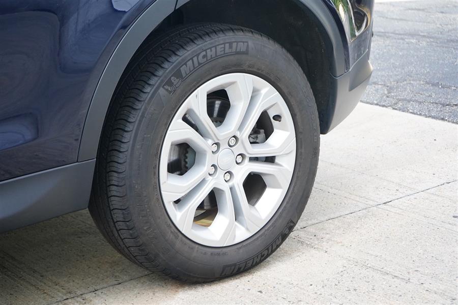 2022 Land Rover Discovery Sport S photo 13