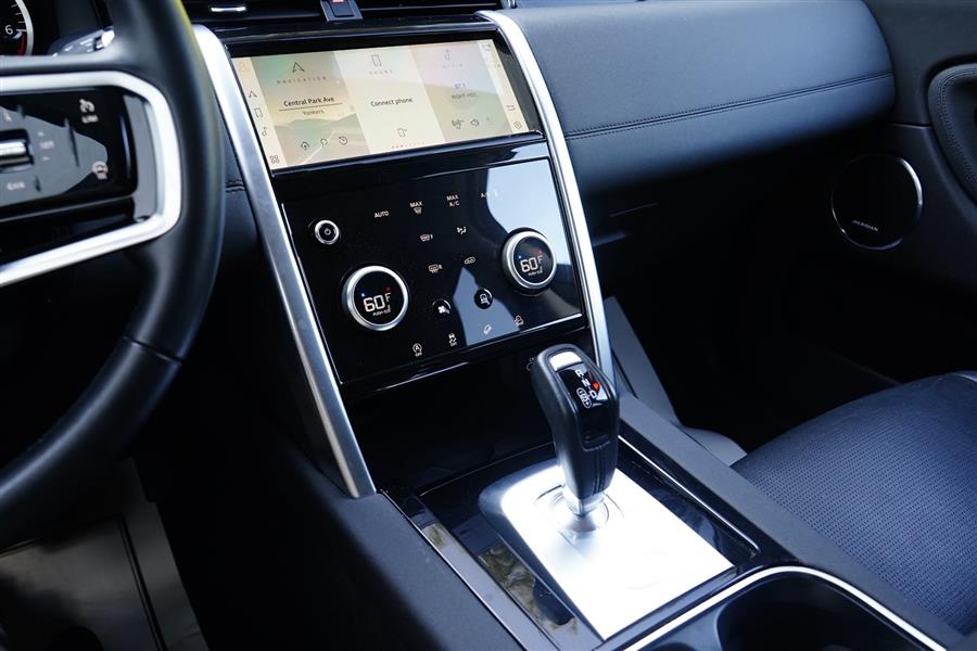 2022 Land Rover Discovery Sport S photo 28