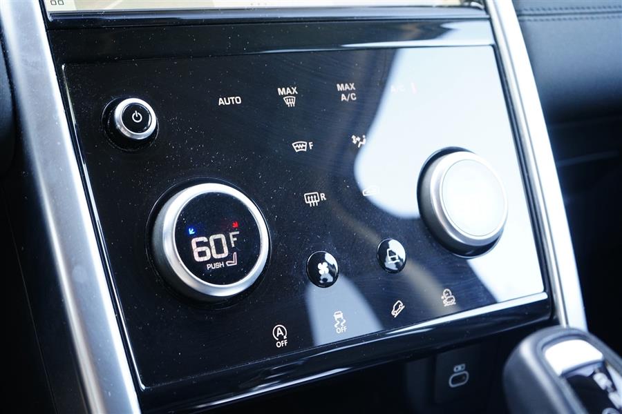 2022 Land Rover Discovery Sport S photo 29
