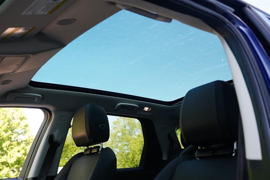 2022 Land Rover Discovery Sport S photo 33
