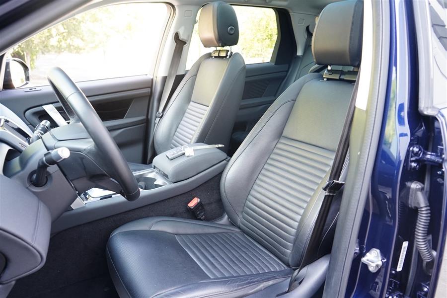 2022 Land Rover Discovery Sport S photo 34