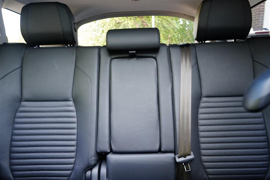 2022 Land Rover Discovery Sport S photo 41