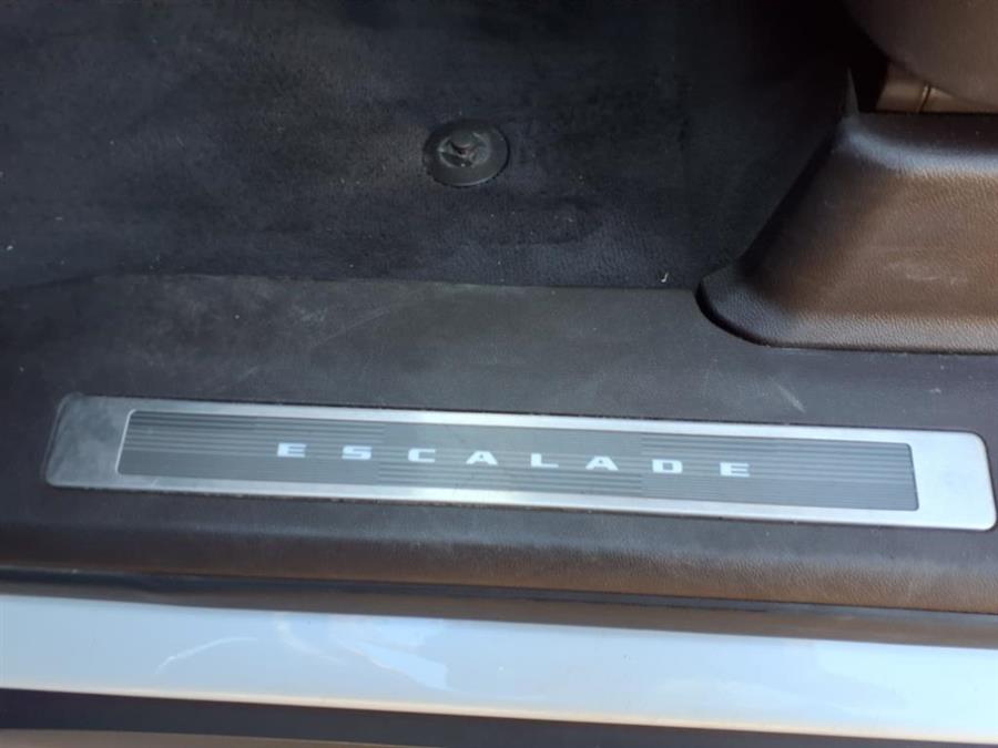 2021 Cadillac Escalade 4WD 4dr Sport, available for sale in Flushing, New York | Silverline Auto Group. Flushing, New York 2021 Cadillac Escalade 4WD 4dr Sport, available for sale in Flushing, New York | Silverline Auto Group. Flushing, New York