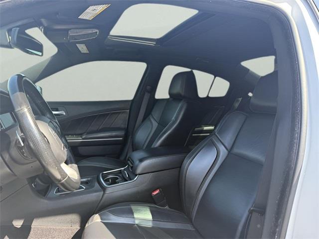 2018 Dodge Charger R/T, available for sale in Stratford, Connecticut | Wiz Leasing Inc. Stratford, Connecticut 2018 Dodge Charger R/T, available for sale in Stratford, Connecticut | Wiz Leasing Inc. Stratford, Connecticut