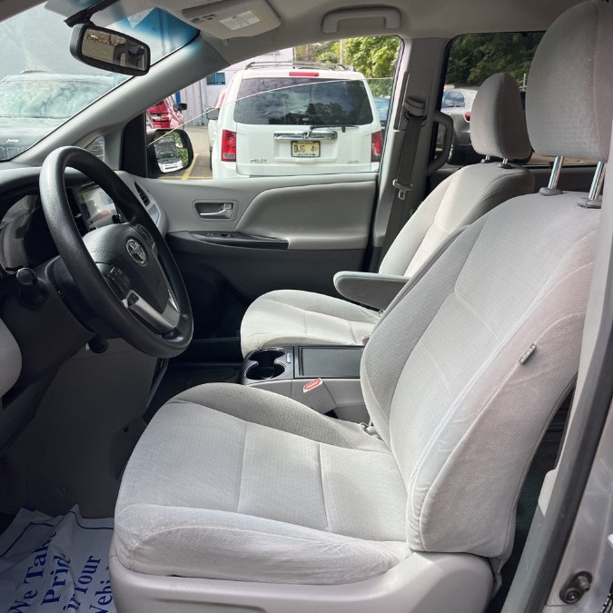 2015 Toyota Sienna 5dr 8-Pass Van LE FWD (Natl), available for sale in Corona, New York | Raymonds Cars Inc. Corona, New York 2015 Toyota Sienna 5dr 8-Pass Van LE FWD (Natl), available for sale in Corona, New York | Raymonds Cars Inc. Corona, New York