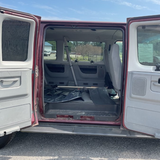 2008 Ford Econoline Wagon E-350 Super Duty XLT, available for sale in Corona, New York | Raymonds Cars Inc. Corona, New York 2008 Ford Econoline Wagon E-350 Super Duty XLT, available for sale in Corona, New York | Raymonds Cars Inc. Corona, New York