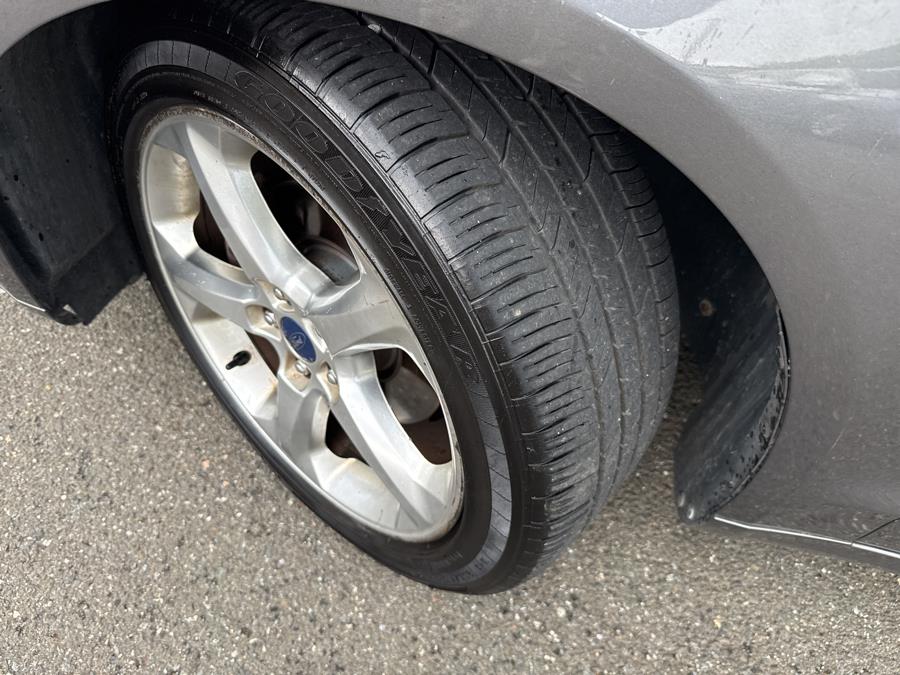 2014 Ford Fusion 4dr Sdn SE FWD, available for sale in Little Ferry, New Jersey | Victoria Preowned Autos Inc. Little Ferry, New Jersey 2014 Ford Fusion 4dr Sdn SE FWD, available for sale in Little Ferry, New Jersey | Victoria Preowned Autos Inc. Little Ferry, New Jersey
