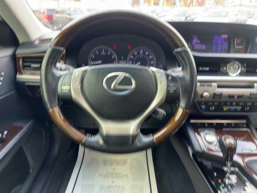 2013 Lexus ES 350 4dr Sdn, available for sale in Irvington , New Jersey | Auto Haus of Irvington Corp. Irvington , New Jersey 2013 Lexus ES 350 4dr Sdn, available for sale in Irvington , New Jersey | Auto Haus of Irvington Corp. Irvington , New Jersey