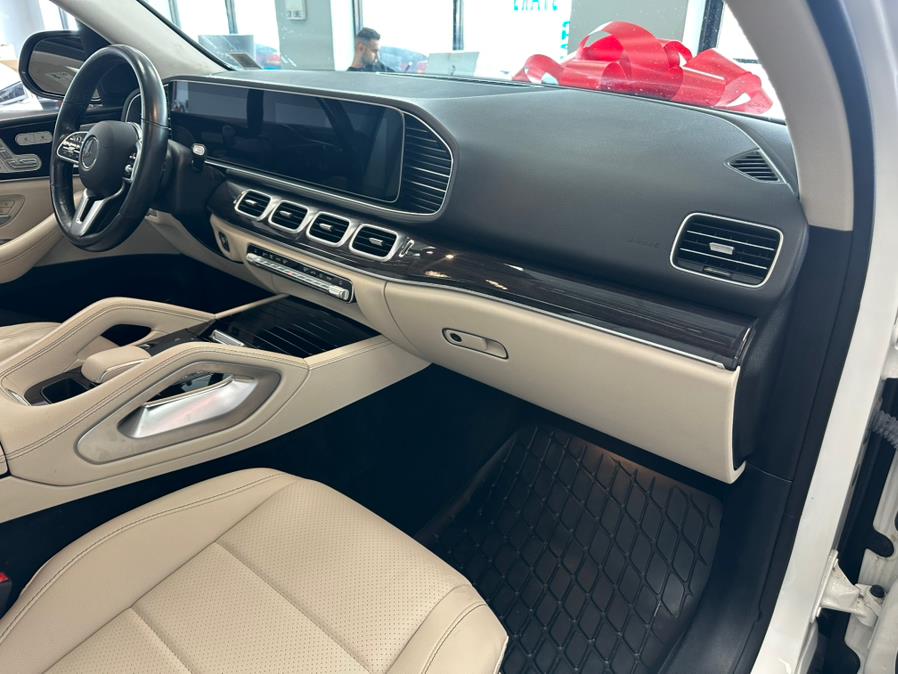 2022 Mercedes-Benz GLE GLE 350 4MATIC SUV, available for sale in Inwood, New York | 5 Towns Drive. Inwood, New York 2022 Mercedes-Benz GLE GLE 350 4MATIC SUV, available for sale in Inwood, New York | 5 Towns Drive. Inwood, New York