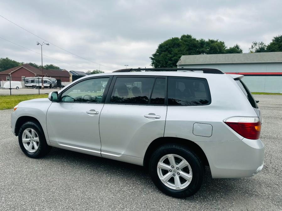 2008 Toyota Highlander FWD 4dr Base (Natl), available for sale in Springfield, Massachusetts | Auto Globe LLC. Springfield, Massachusetts 2008 Toyota Highlander FWD 4dr Base (Natl), available for sale in Springfield, Massachusetts | Auto Globe LLC. Springfield, Massachusetts