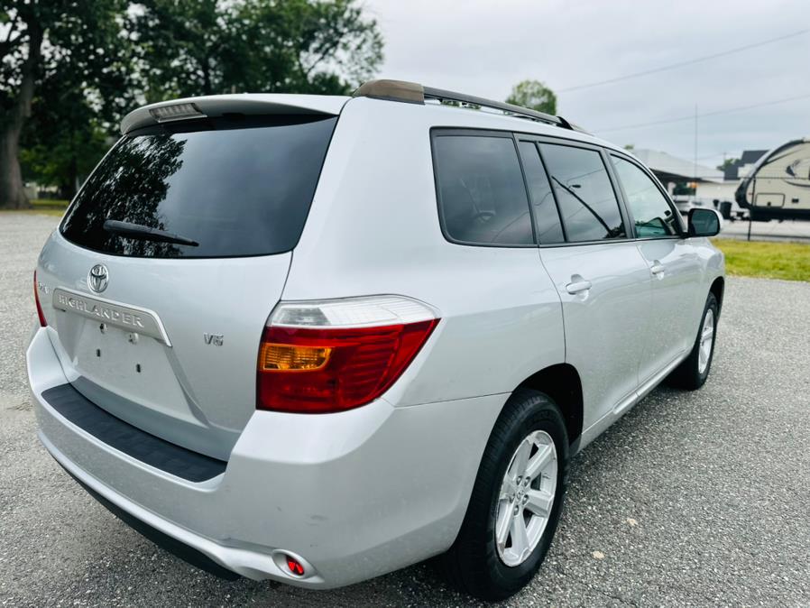 2008 Toyota Highlander FWD 4dr Base (Natl), available for sale in Springfield, Massachusetts | Auto Globe LLC. Springfield, Massachusetts 2008 Toyota Highlander FWD 4dr Base (Natl), available for sale in Springfield, Massachusetts | Auto Globe LLC. Springfield, Massachusetts