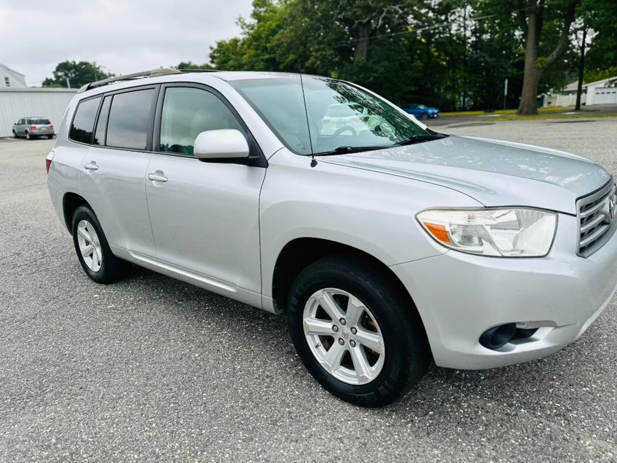 2008 Toyota Highlander FWD 4dr Base (Natl), available for sale in Springfield, Massachusetts | Auto Globe LLC. Springfield, Massachusetts 2008 Toyota Highlander FWD 4dr Base (Natl), available for sale in Springfield, Massachusetts | Auto Globe LLC. Springfield, Massachusetts
