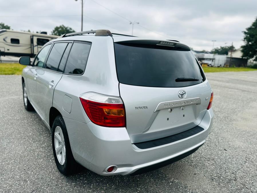 2008 Toyota Highlander FWD 4dr Base (Natl), available for sale in Springfield, Massachusetts | Auto Globe LLC. Springfield, Massachusetts 2008 Toyota Highlander FWD 4dr Base (Natl), available for sale in Springfield, Massachusetts | Auto Globe LLC. Springfield, Massachusetts