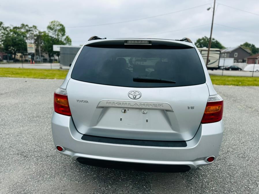 2008 Toyota Highlander FWD 4dr Base (Natl), available for sale in Springfield, Massachusetts | Auto Globe LLC. Springfield, Massachusetts 2008 Toyota Highlander FWD 4dr Base (Natl), available for sale in Springfield, Massachusetts | Auto Globe LLC. Springfield, Massachusetts