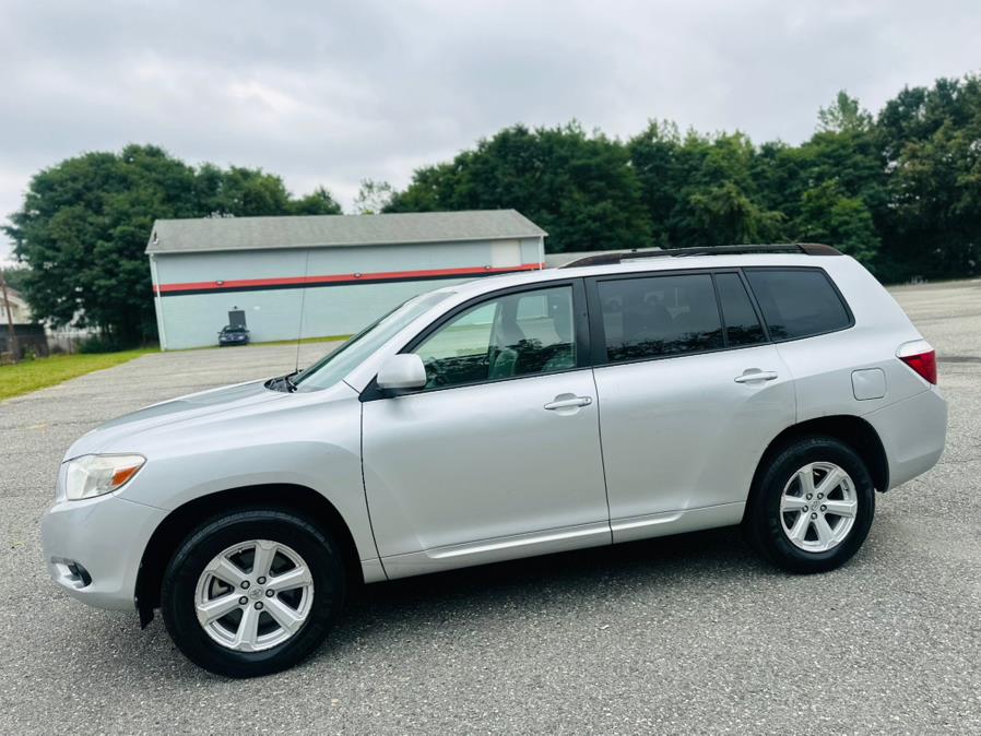 2008 Toyota Highlander FWD 4dr Base (Natl), available for sale in Springfield, Massachusetts | Auto Globe LLC. Springfield, Massachusetts 2008 Toyota Highlander FWD 4dr Base (Natl), available for sale in Springfield, Massachusetts | Auto Globe LLC. Springfield, Massachusetts