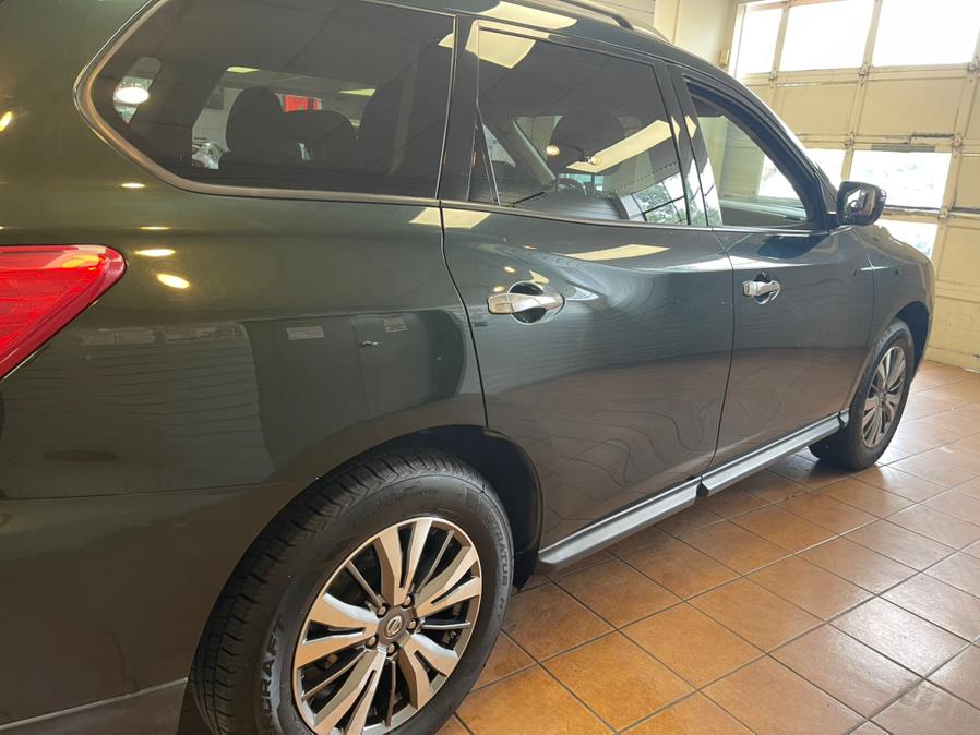 2018 Nissan Pathfinder 4x4 SL, available for sale in Suffern, New York | Rockland Motor Sport. Suffern, New York 2018 Nissan Pathfinder 4x4 SL, available for sale in Suffern, New York | Rockland Motor Sport. Suffern, New York