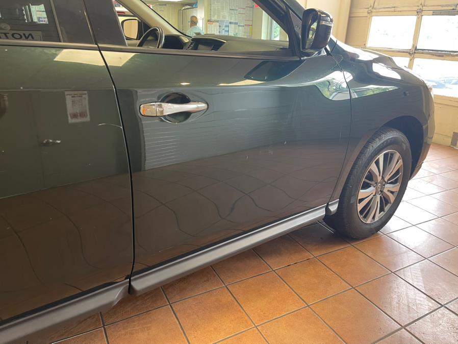 2018 Nissan Pathfinder 4x4 SL, available for sale in Suffern, New York | Rockland Motor Sport. Suffern, New York 2018 Nissan Pathfinder 4x4 SL, available for sale in Suffern, New York | Rockland Motor Sport. Suffern, New York