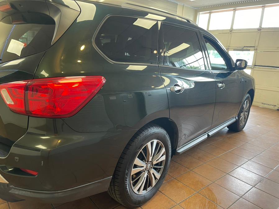 2018 Nissan Pathfinder 4x4 SL, available for sale in Suffern, New York | Rockland Motor Sport. Suffern, New York 2018 Nissan Pathfinder 4x4 SL, available for sale in Suffern, New York | Rockland Motor Sport. Suffern, New York