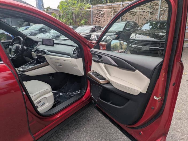 2022 Mazda CX-9 Signature AWD, available for sale in Long Island City, New York | Luxury Of Queens. Long Island City, New York 2022 Mazda CX-9 Signature AWD, available for sale in Long Island City, New York | Luxury Of Queens. Long Island City, New York
