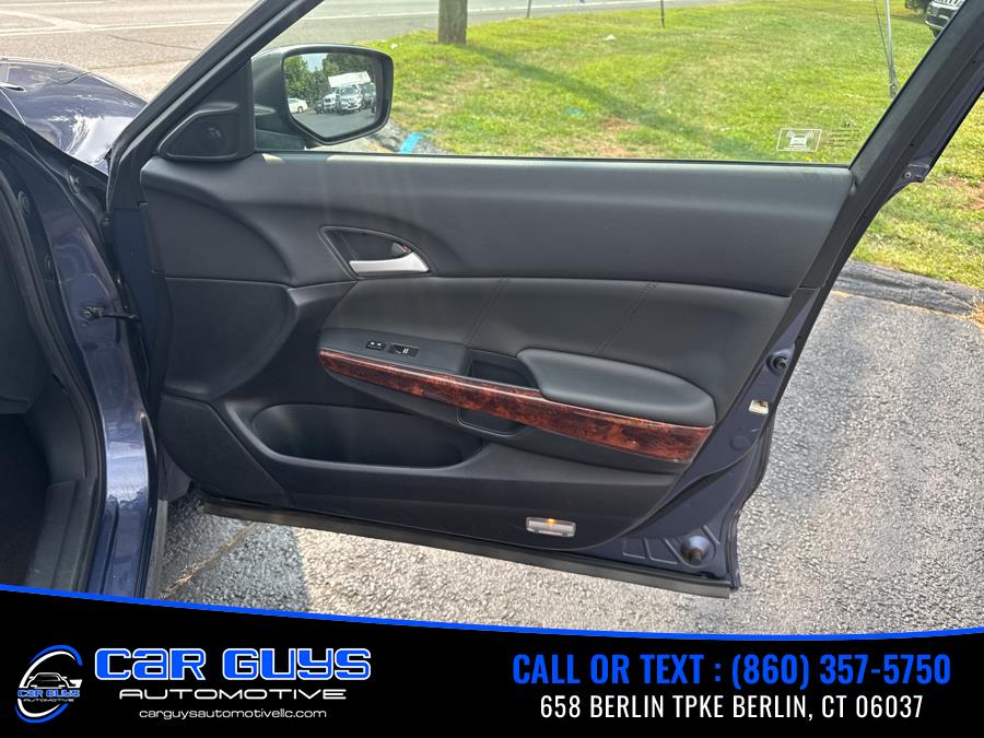 2012 Honda Crosstour 4WD V6 5dr EX-L w/Navi, available for sale in Berlin, Connecticut | Car Guys Automotive LLC. Berlin, Connecticut 2012 Honda Crosstour 4WD V6 5dr EX-L w/Navi, available for sale in Berlin, Connecticut | Car Guys Automotive LLC. Berlin, Connecticut