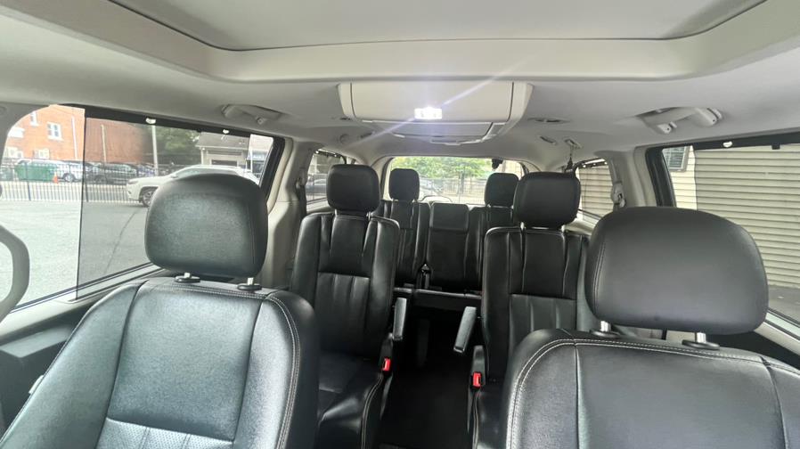 2015 Chrysler Town & Country 4dr Wgn Touring-L, available for sale in Springfield, Massachusetts | Jordan Auto Sales Inc. Springfield, Massachusetts 2015 Chrysler Town & Country 4dr Wgn Touring-L, available for sale in Springfield, Massachusetts | Jordan Auto Sales Inc. Springfield, Massachusetts