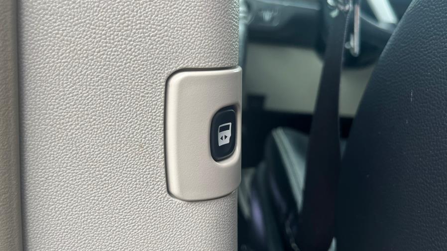 2015 Chrysler Town & Country 4dr Wgn Touring-L, available for sale in Springfield, Massachusetts | Jordan Auto Sales Inc. Springfield, Massachusetts 2015 Chrysler Town & Country 4dr Wgn Touring-L, available for sale in Springfield, Massachusetts | Jordan Auto Sales Inc. Springfield, Massachusetts