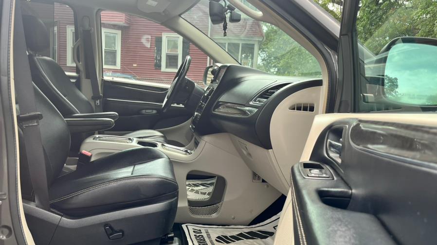 2015 Chrysler Town & Country 4dr Wgn Touring-L, available for sale in Springfield, Massachusetts | Jordan Auto Sales Inc. Springfield, Massachusetts 2015 Chrysler Town & Country 4dr Wgn Touring-L, available for sale in Springfield, Massachusetts | Jordan Auto Sales Inc. Springfield, Massachusetts